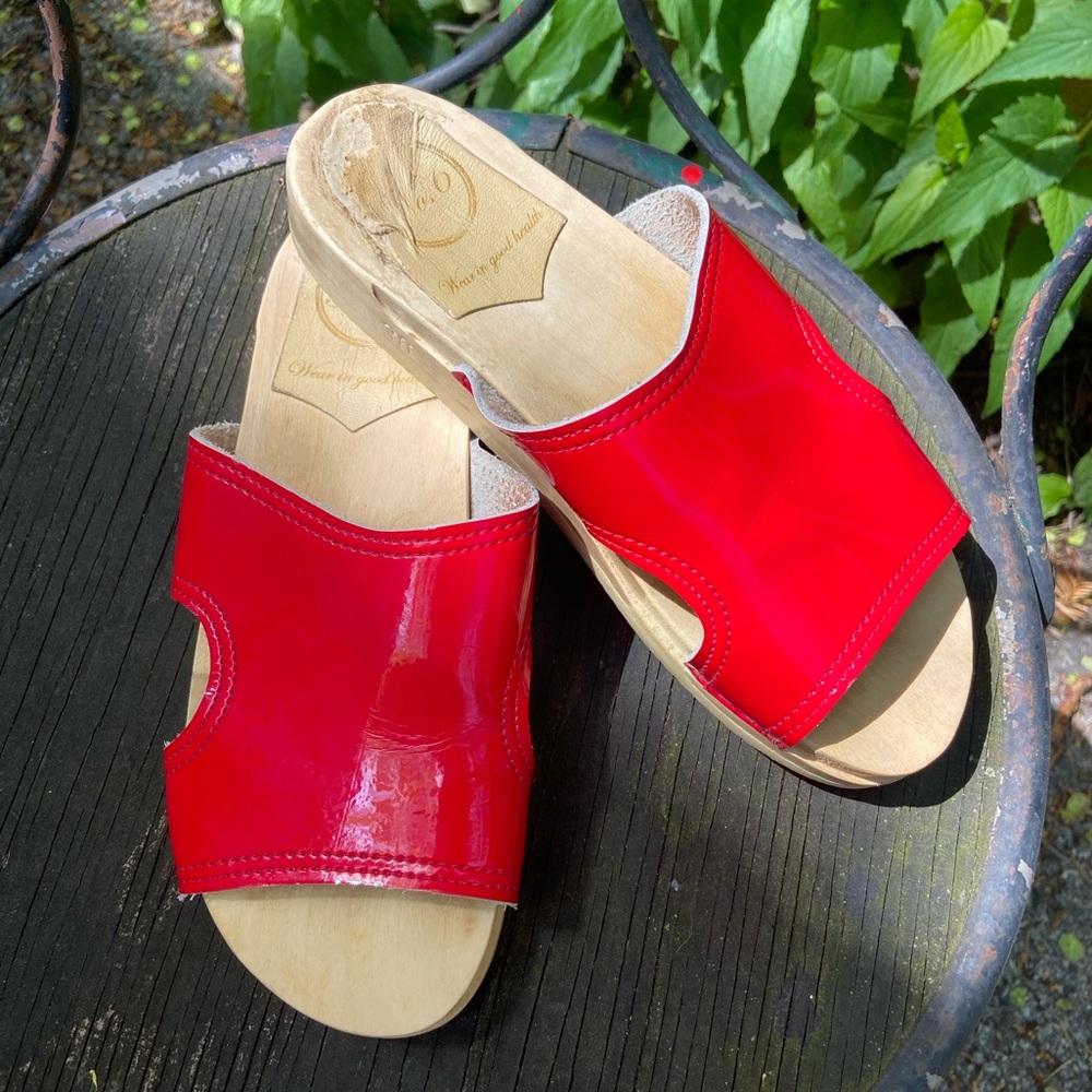 No 6 patent leather slides - Picture 4 of 13